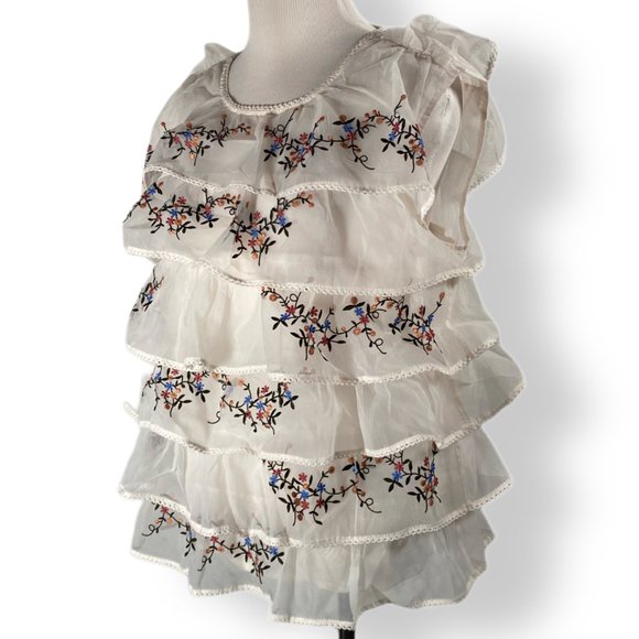 Anthropologie, Seen Worn Kept, EUC, Flutter, White, Sleeveless Ruffle, Top, Med - Picture 2 of 13